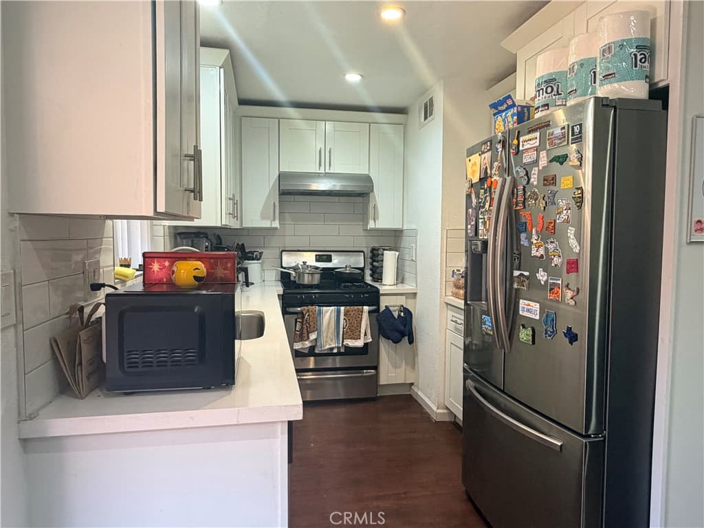9831 Sepulveda Boulevard 26