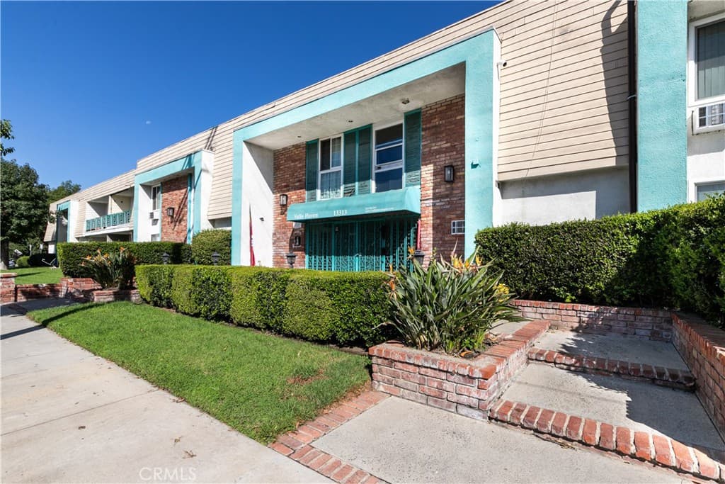 13313 Oxnard