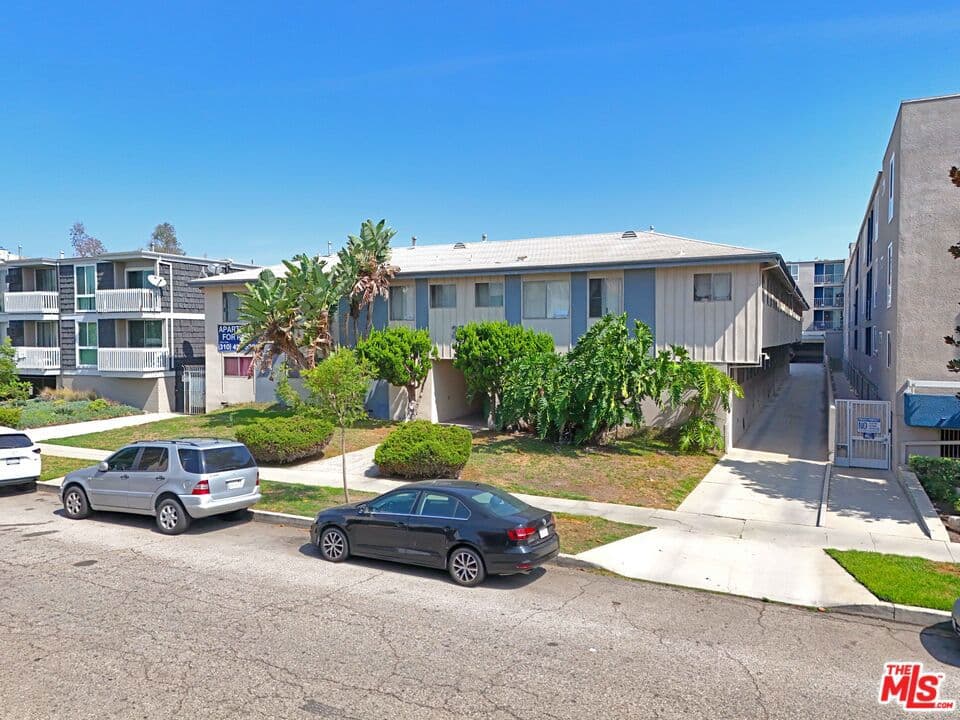 3760 Jasmine Avenue