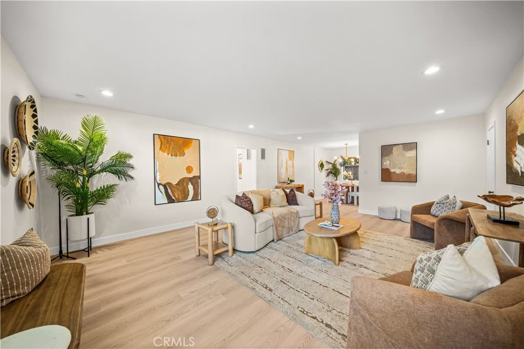 127 N Eucalyptus Avenue 4