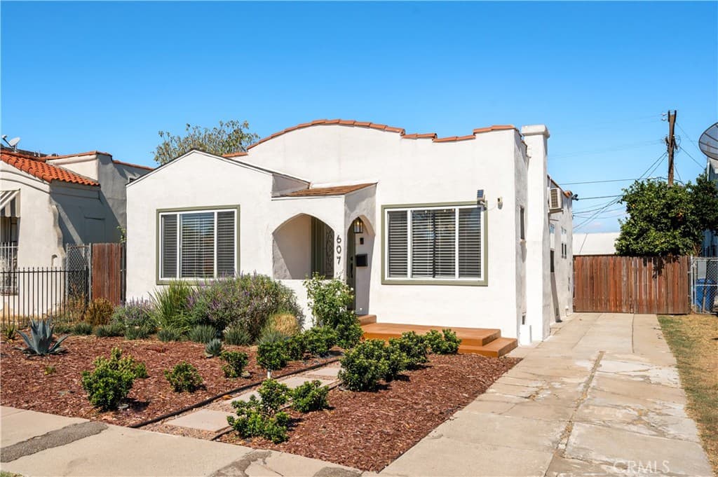 607 W 111th Place