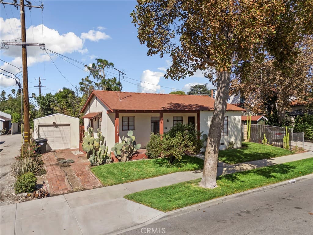 1565 N Palomares