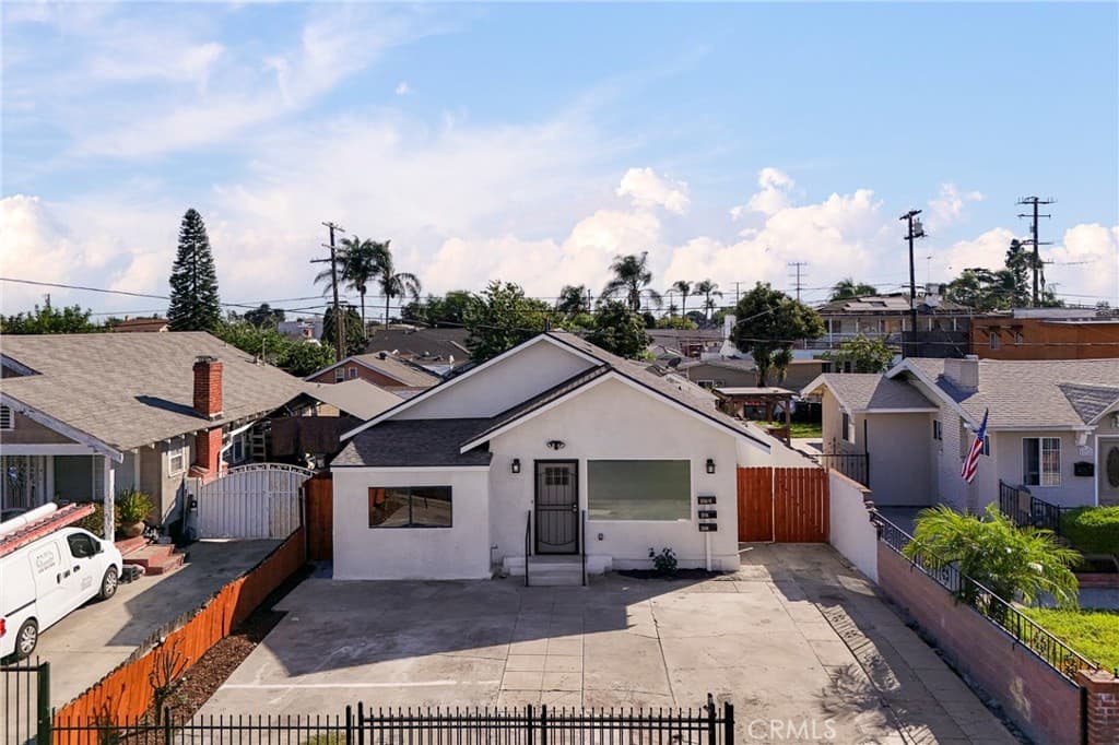 2714 Walnut Street