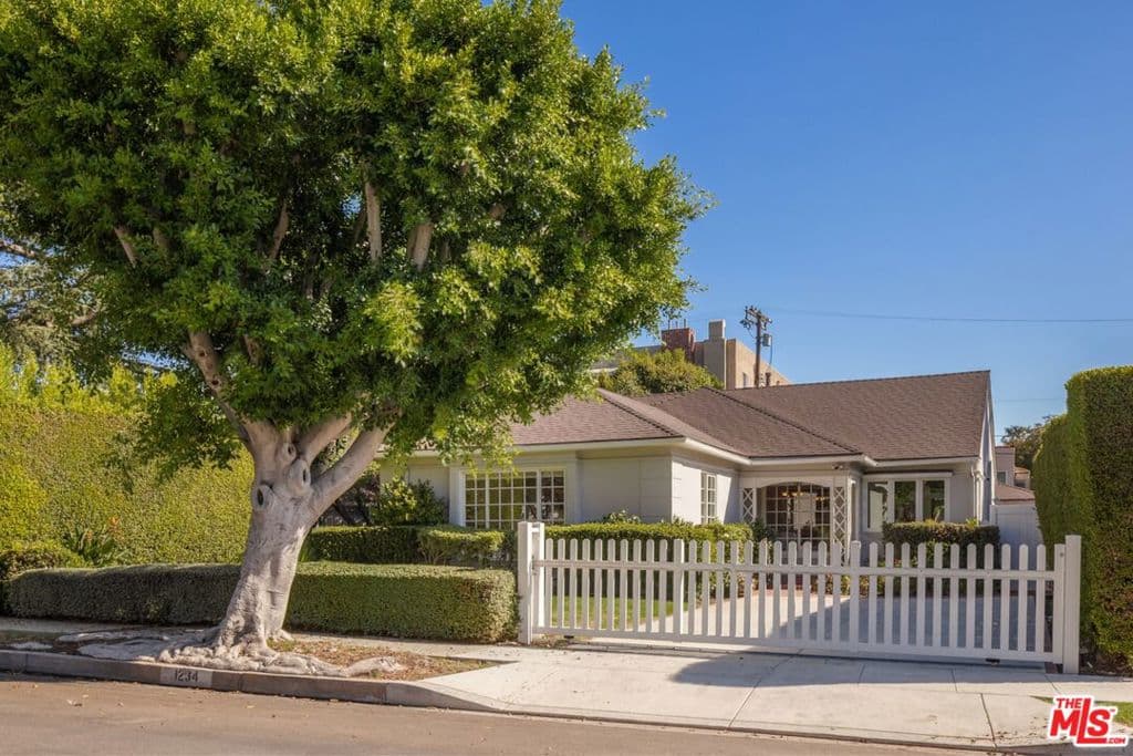 1234 Peck Drive