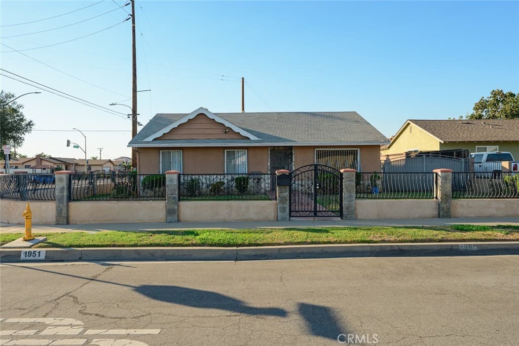 1951 S Shadydale