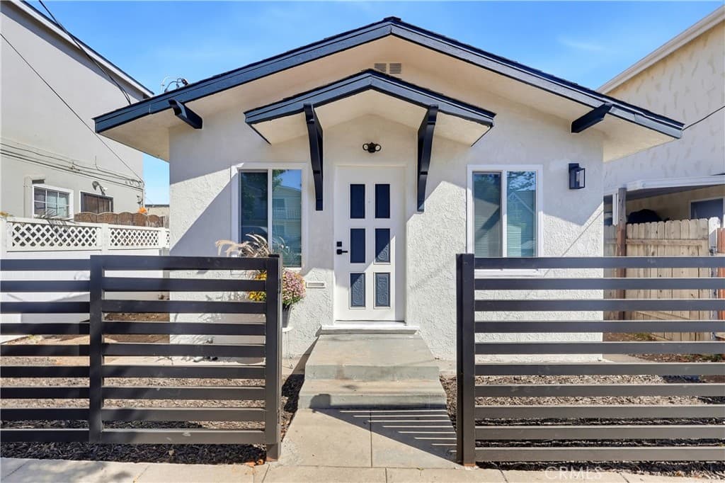 1326 S Cabrillo