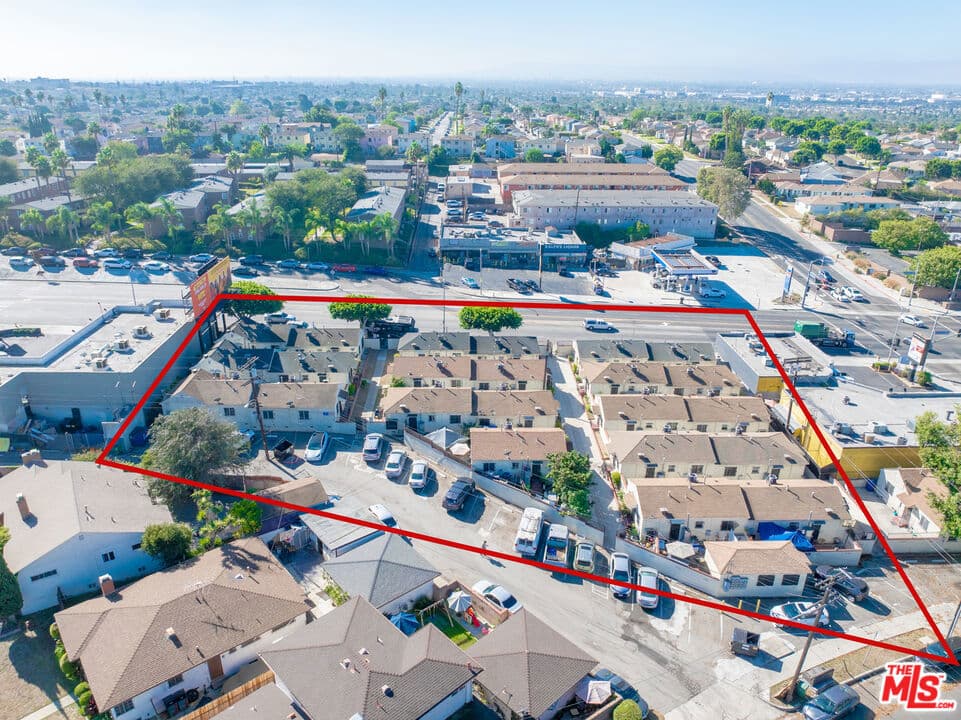 Home in Los Angeles, 90047