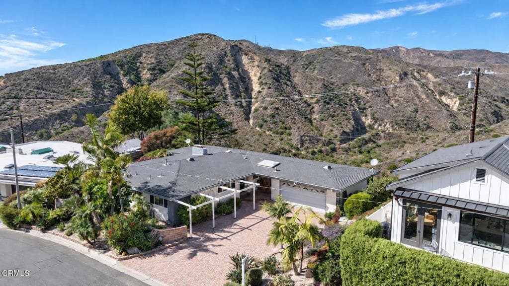 3185 Breaker Drive