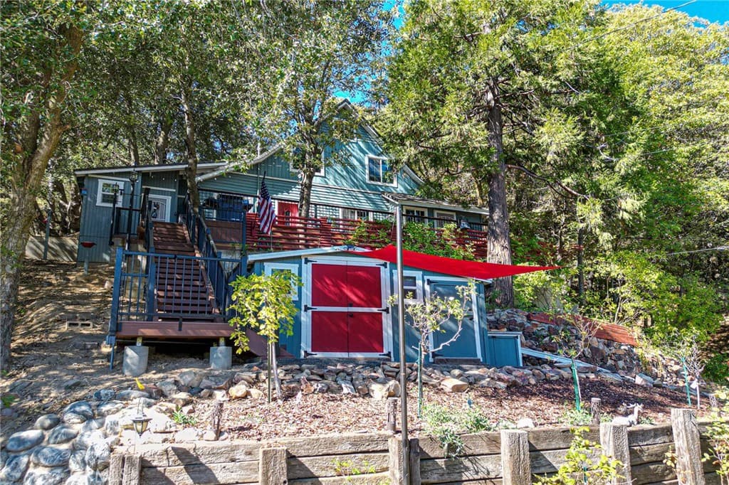 23600 Hillside