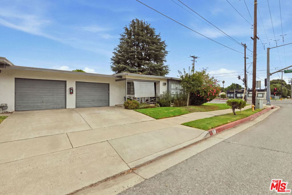 110 N Barranca Avenue