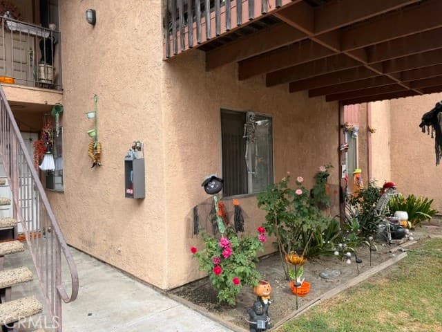 5905 Rosemead Boulevard 10