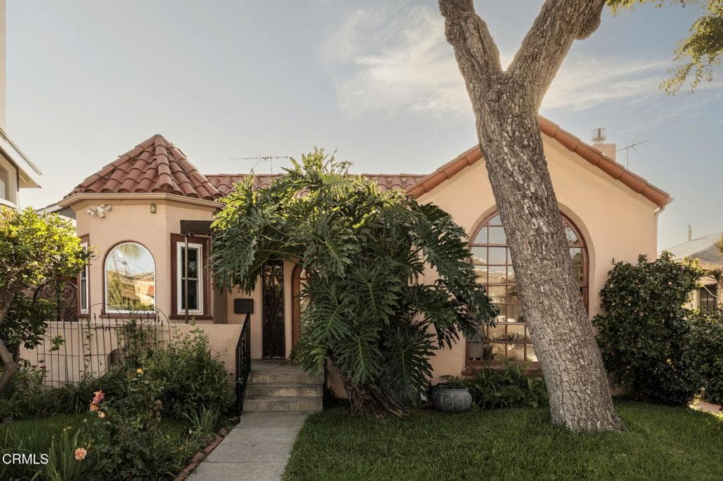3117 Stanford Avenue