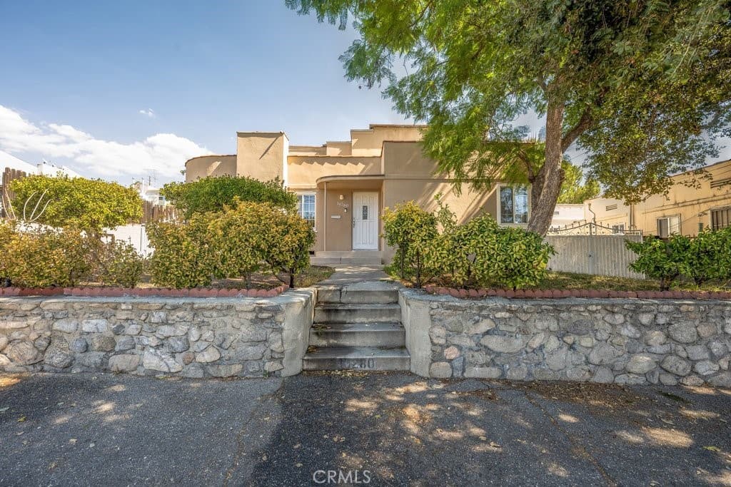 10260 Tujunga Canyon