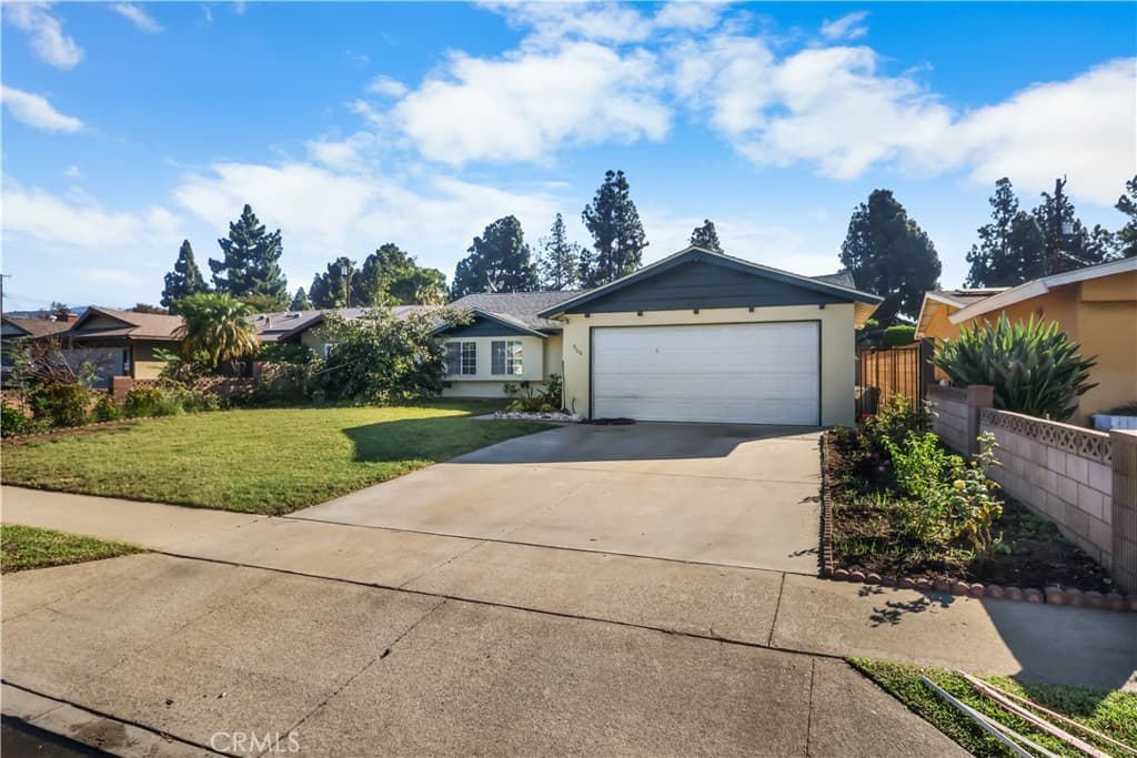 966 N Charter