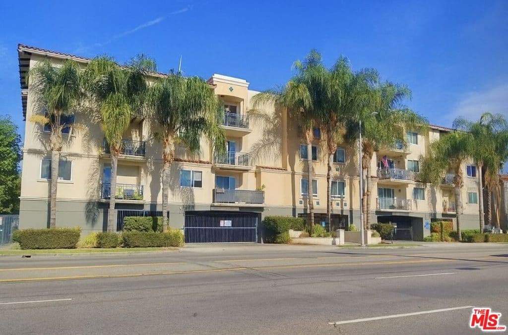 13941 Sherman Way 208