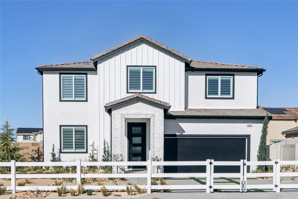3659 E Avenue Q14