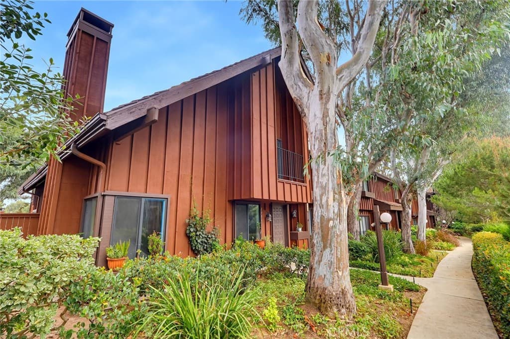 1713 Westmont