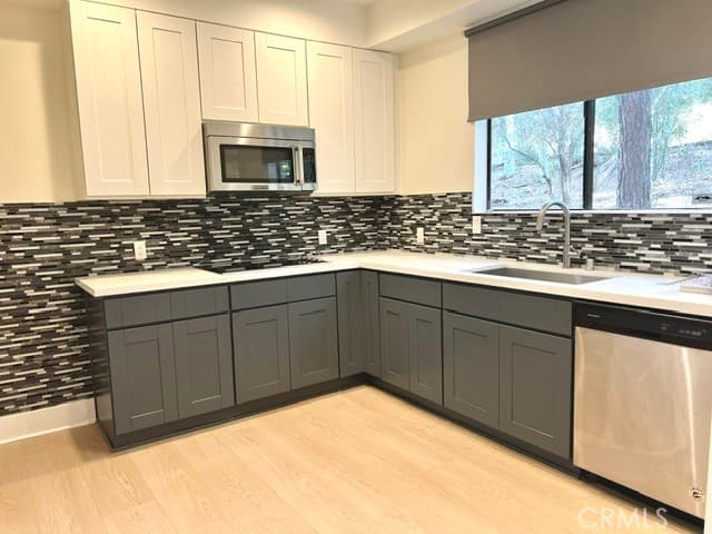 3480 Barham 124