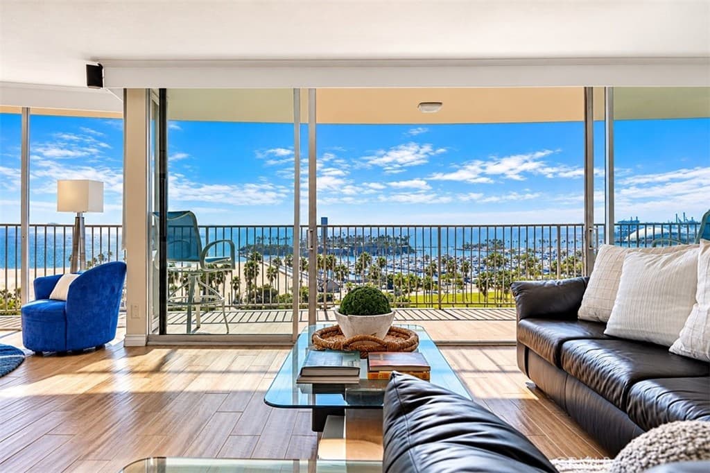 700 E Ocean Boulevard 1206