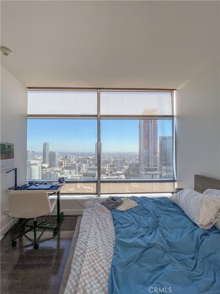 900 W Olympic