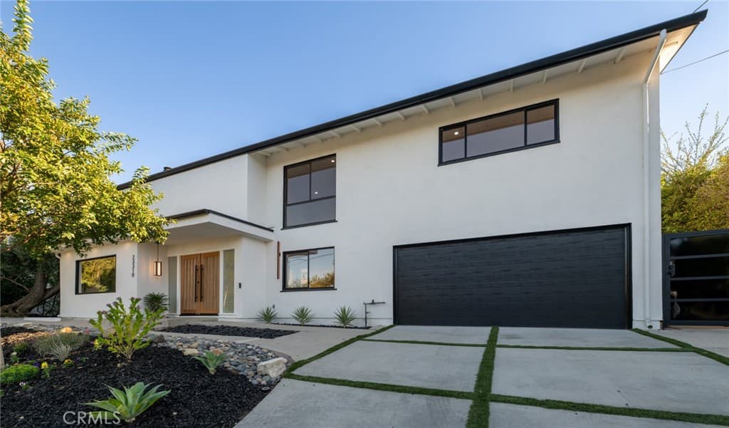23310 Aetna Street