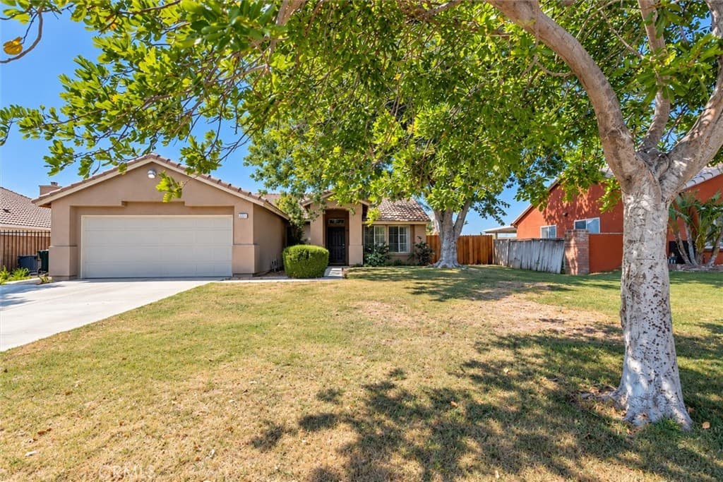 2721 W Calle Vista