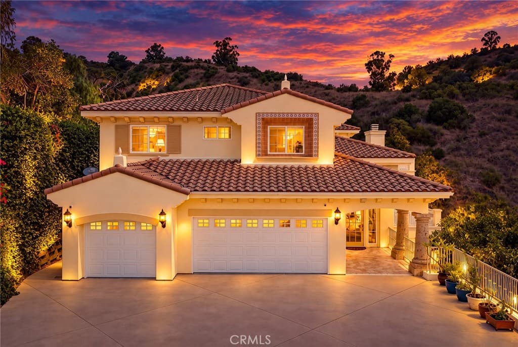 1121 Pinto Drive