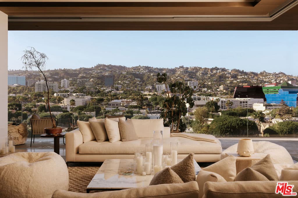 8899 Beverly Boulevard 8B