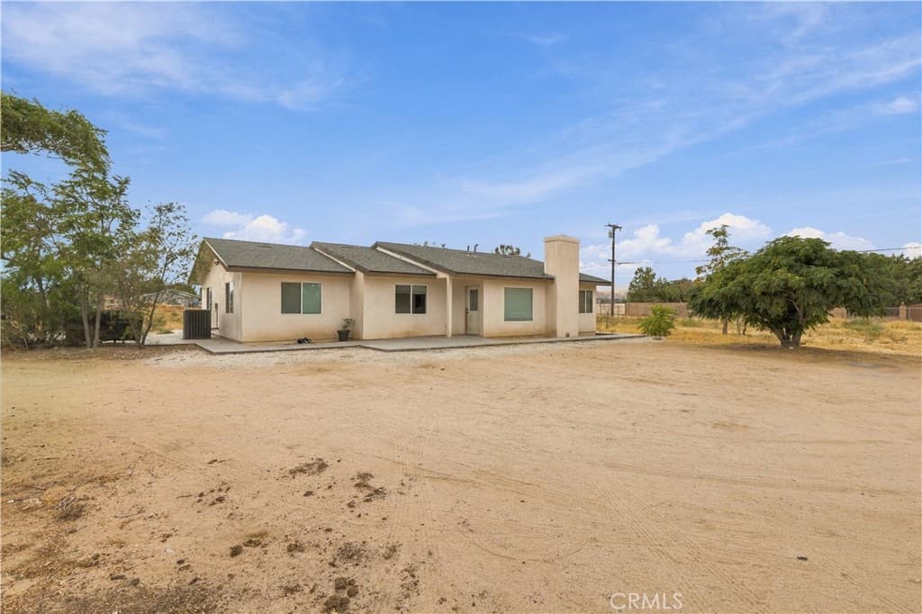2154 W Avenue M12