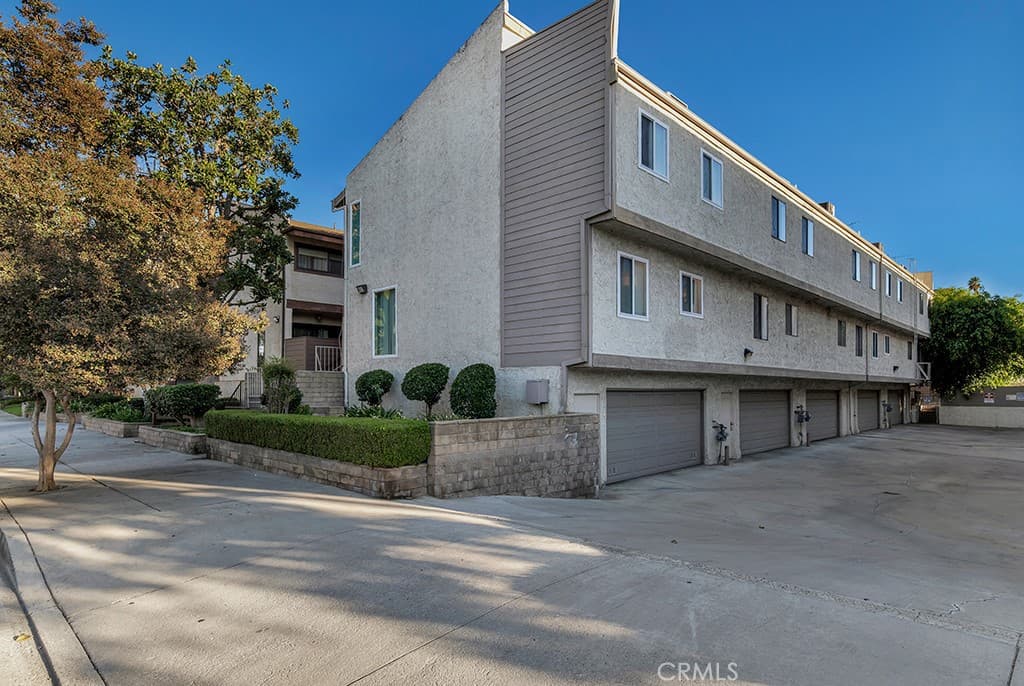 7240 Shirley 102