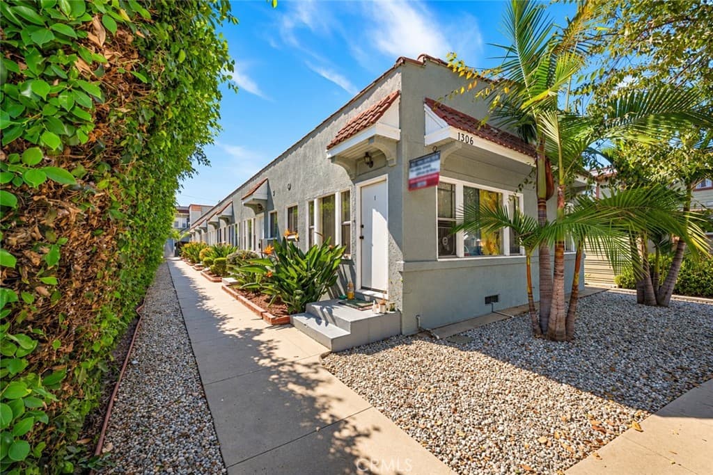 1306 E Hellman Street