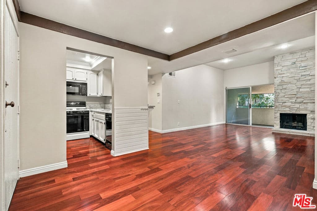 7800 Topanga Canyon Boulevard 322