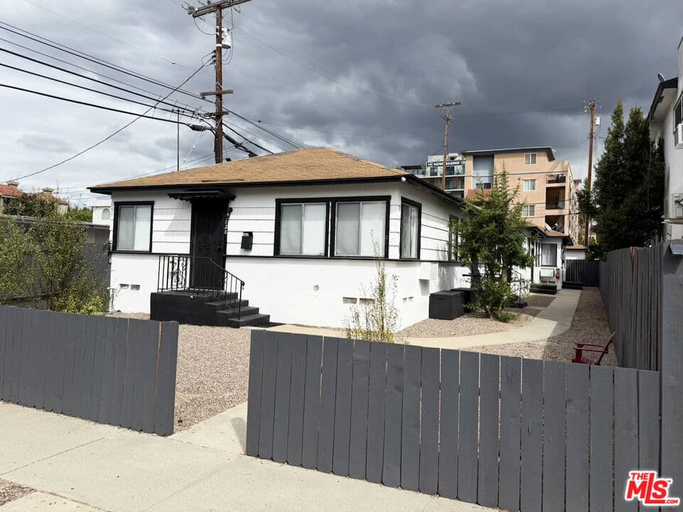 3820 Keystone Avenue