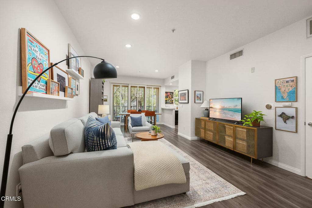 286 N Madison 314