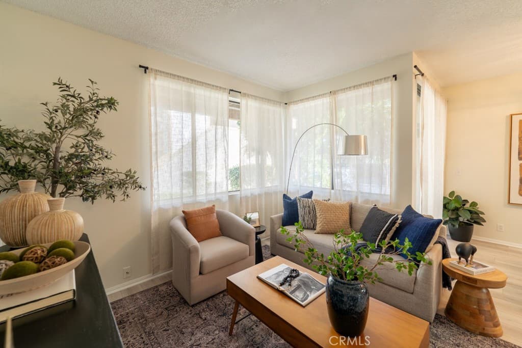 16211 Downey 92