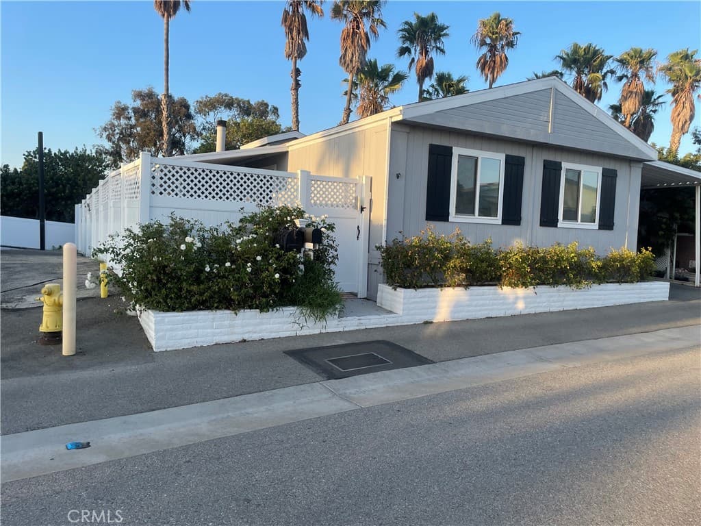 6233 E Sea Breeze Drive 17