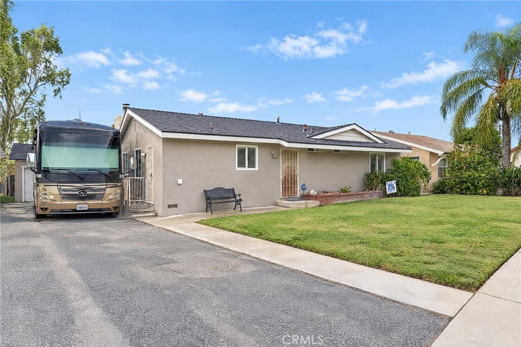 11960 Vivienda Court