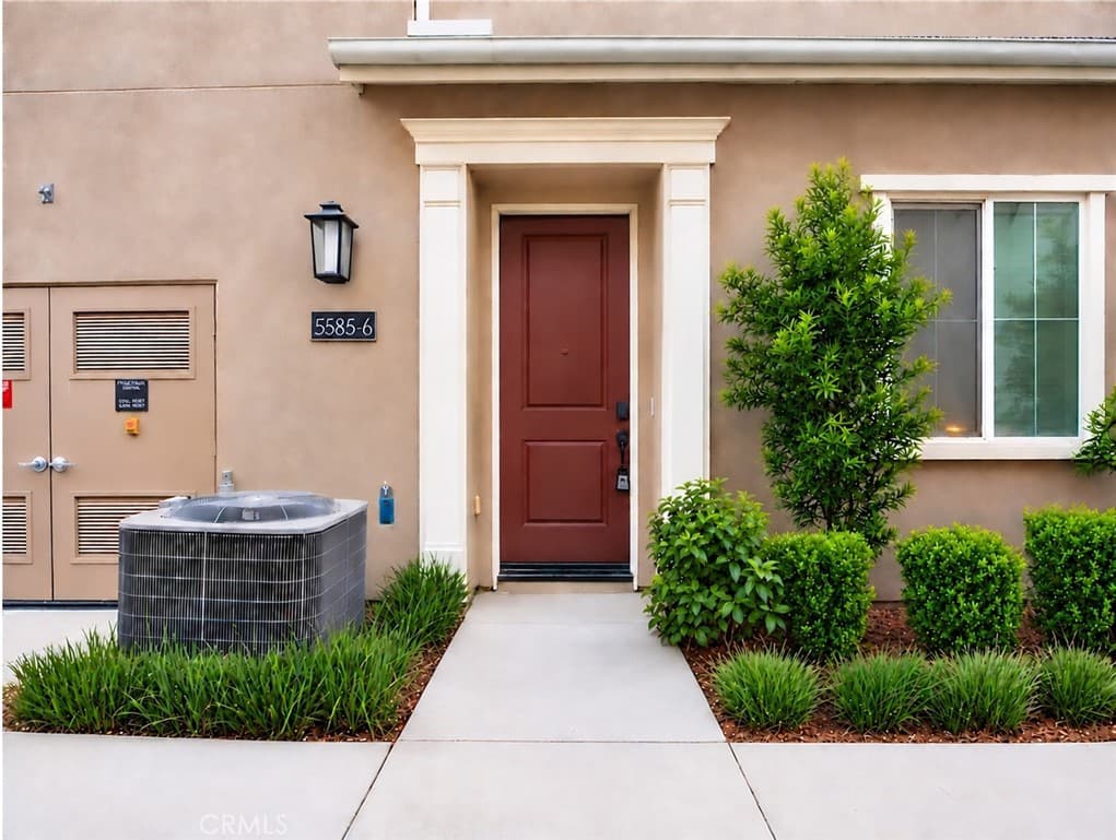 5585 Kate Way 6