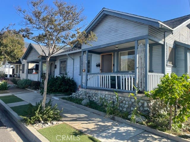 148 N Shamrock