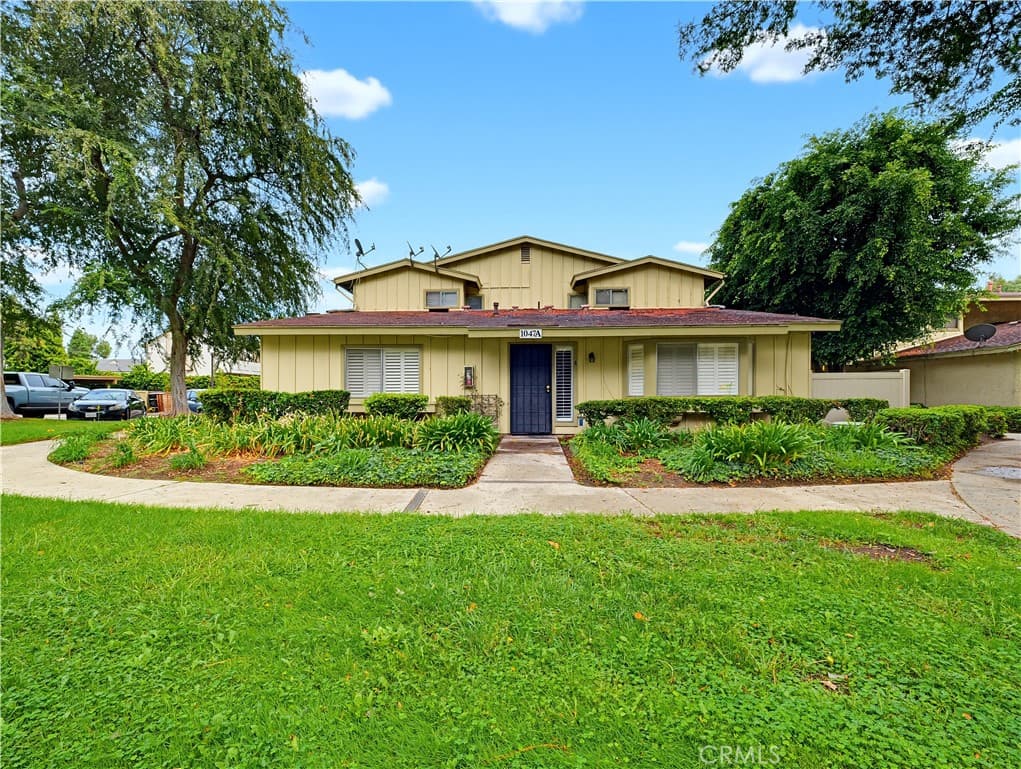 1047 W Francis A