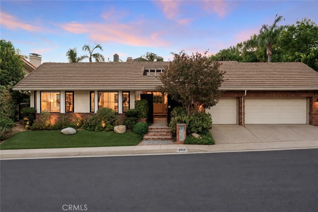 5959 Woodland View Drive