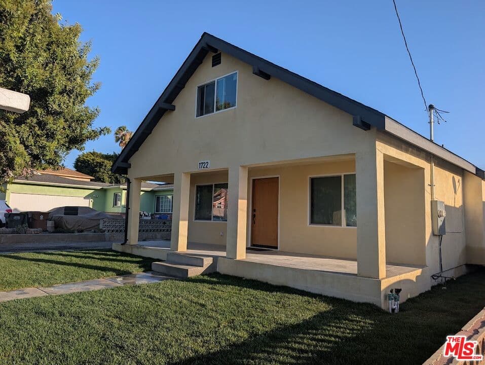 1722 W 120th Street