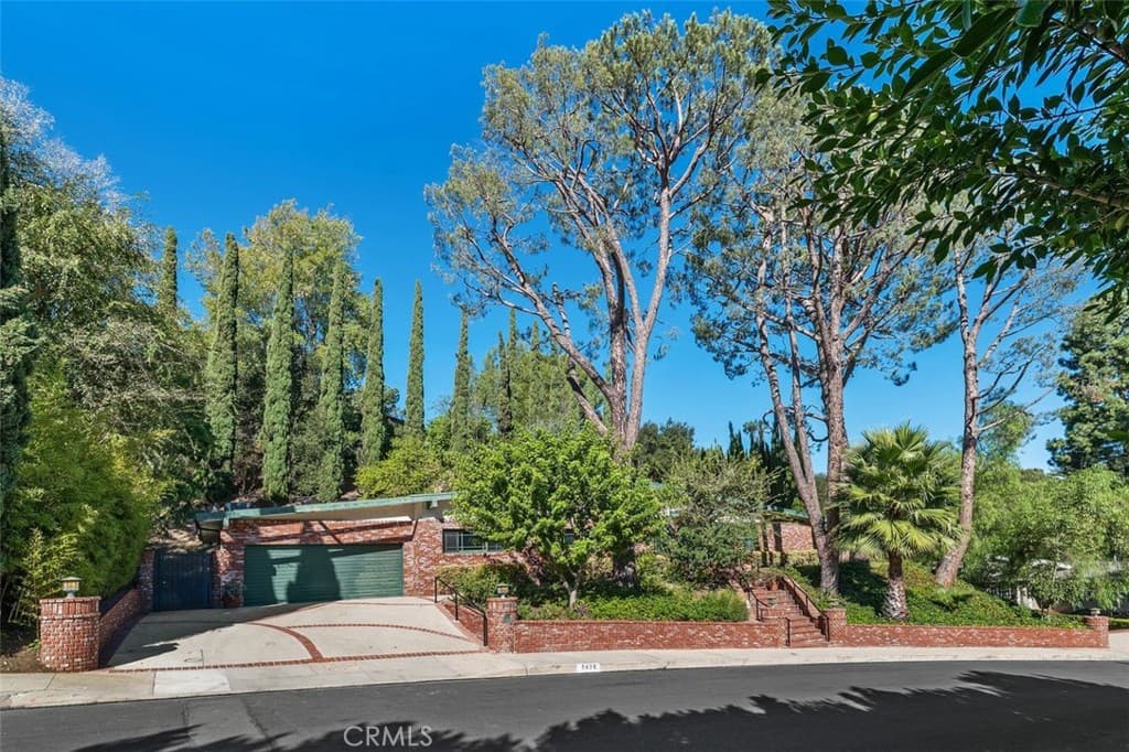 3635 Royal Woods