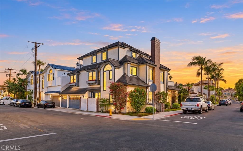 40 E Neapolitan Lane