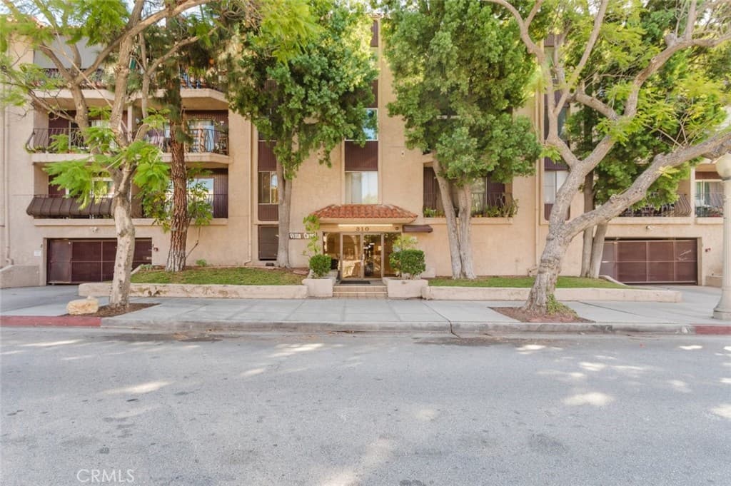 310 N Jackson Street 128