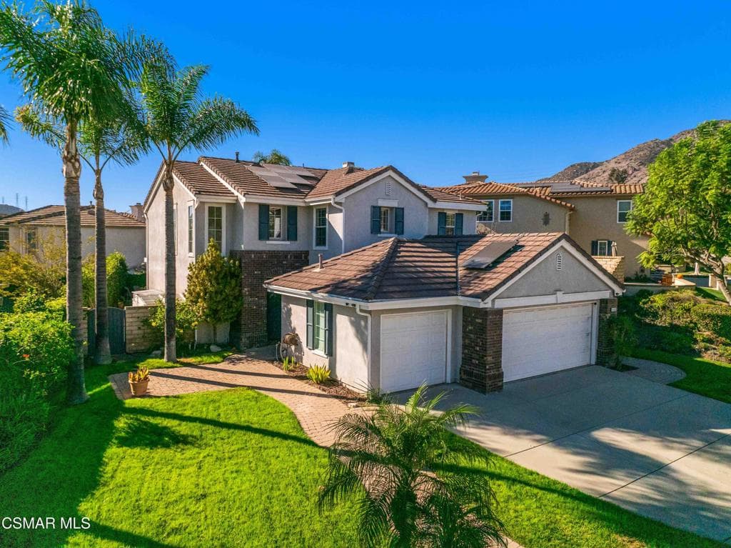 153 Via Escondido