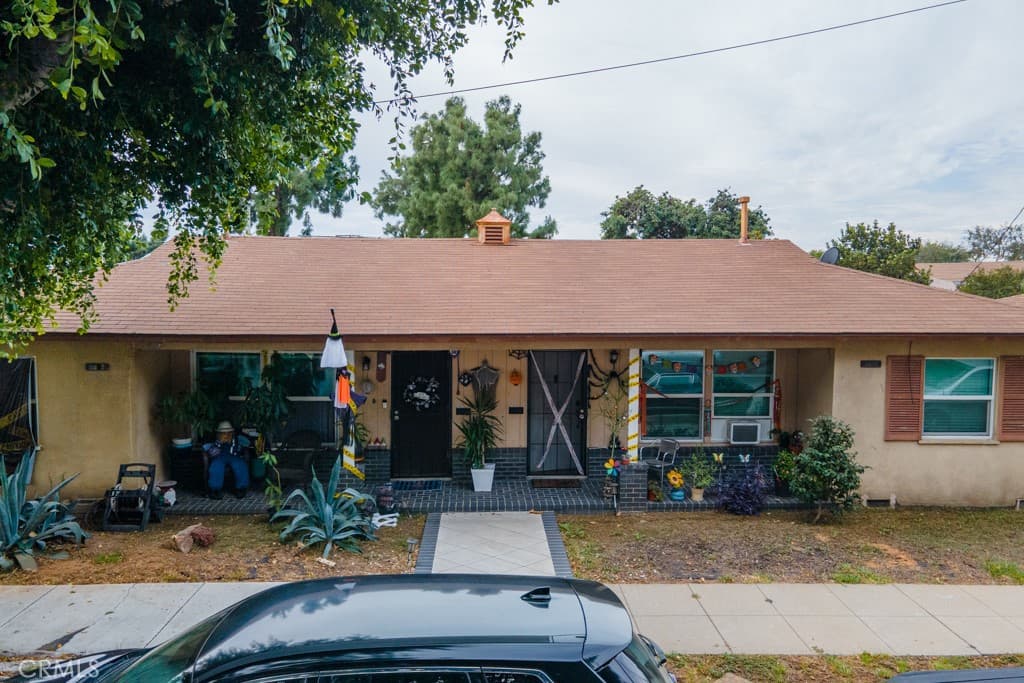 2607 W Via Corona