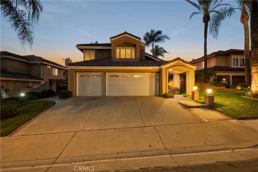 2215 Calle Margarita