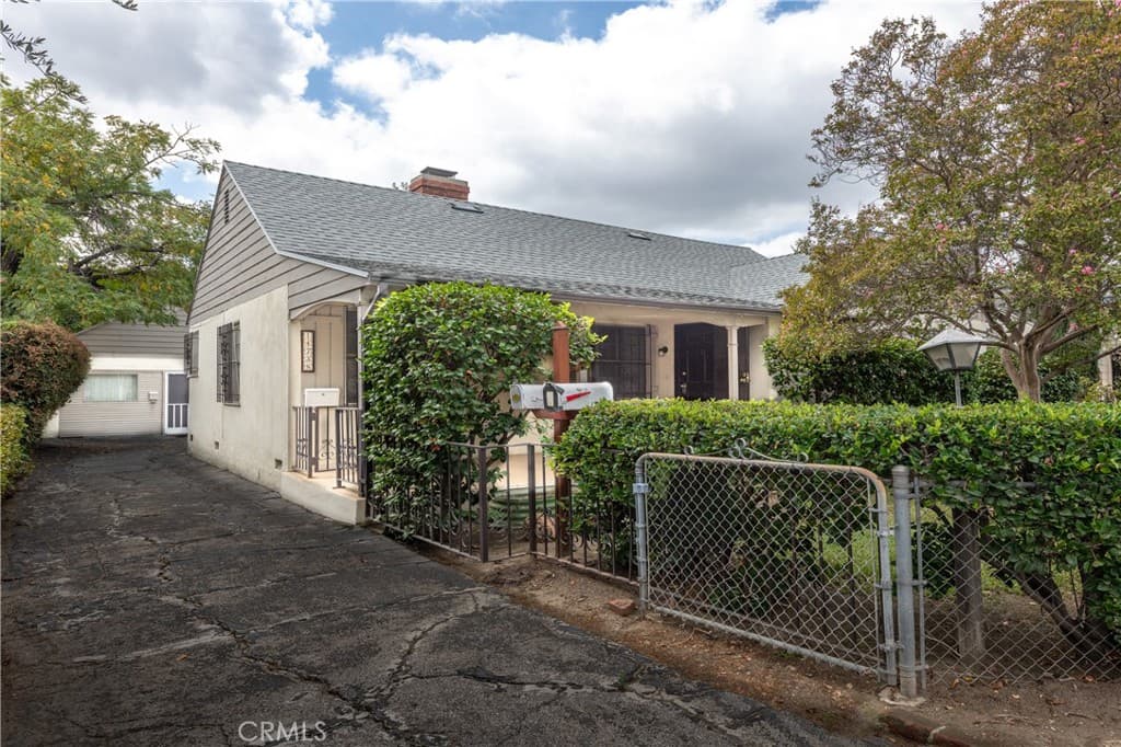 14738 Magnolia
