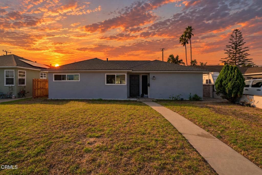 722 W Robert Avenue